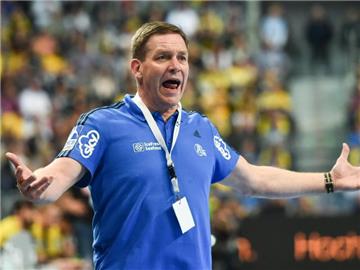 Kiels Trainer Alfred Gislason startet bescheiden in die Champions League. Foto: Uwe Anspach