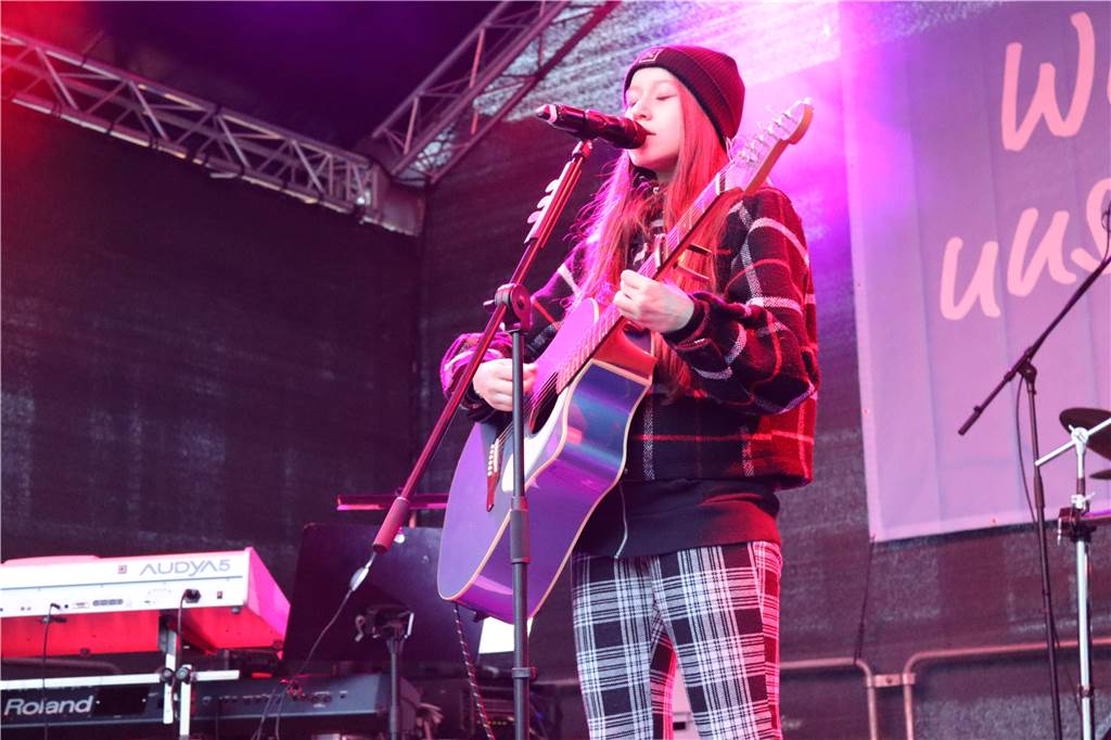 Beim Lichterfest in der Altstadt leuchtet ein „Stern der guten Wünsche" Sarah Hübers singt beim Herbstfest in Dorsten