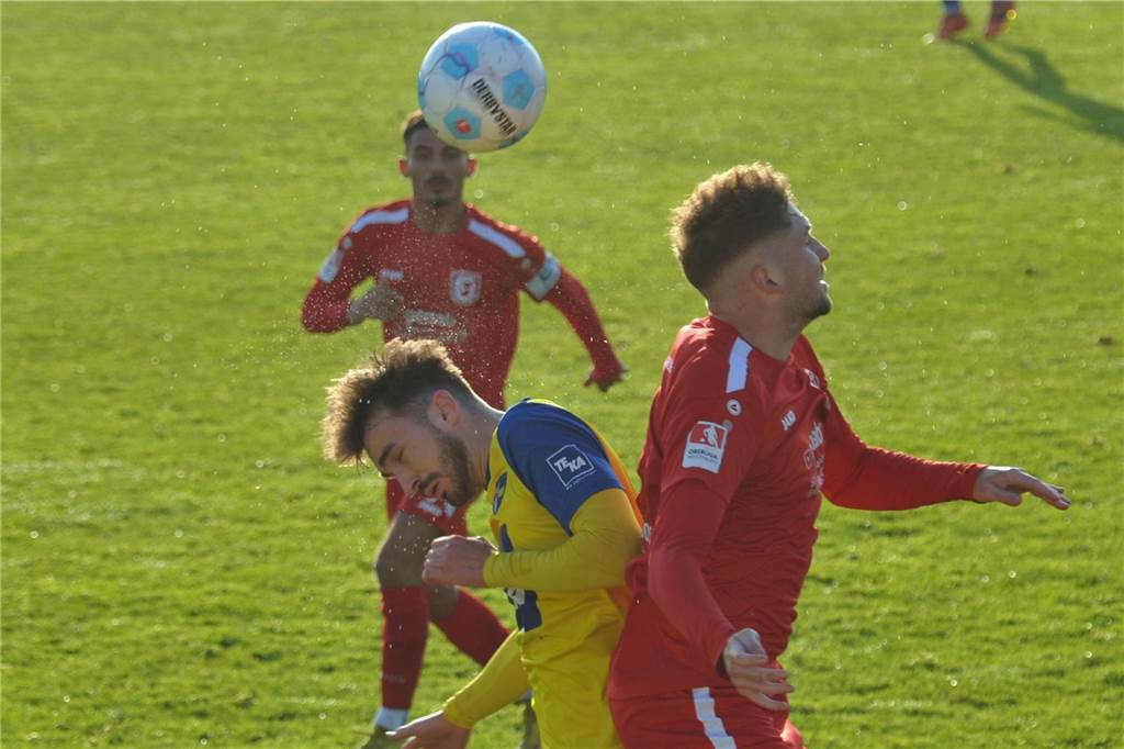 Kilian Heisterkamp (l.) traf zum 1:0.