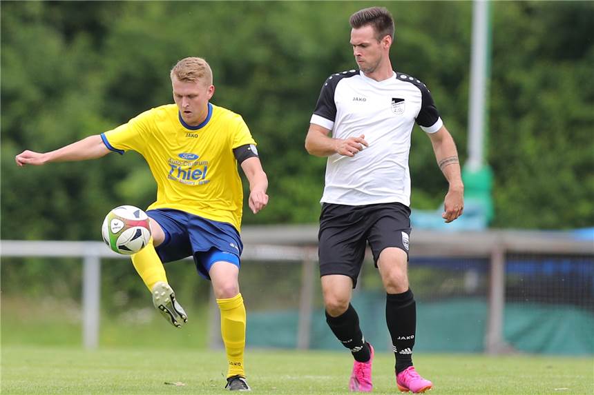Ex-Bezirksliga-Spieler entscheidet ersten Test zwischen SV Herbern II und FC Nordkirchen II Kilian Höring und Jan-Hendrik Rabitsch lieferten sich mit ihren Mannschaften einen engen ersten Test.