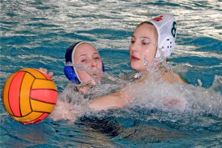 Über Neuseeland zu den Olympischen Spielen Kim Büchter (r.) aus Bladenhorst geht derzeit in Neuseeland ihrem Hobby Wasserball nach. Ihr großes Ziel: die Teilnahme an Olympia 2024.
