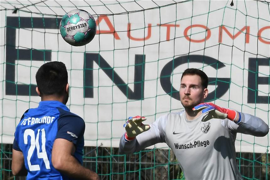 Unsere Elf (Artikel) des Castrop-Rauxeler Fußball-Spieltages Kim Weber (l.) und Chris Kampe sahen eine Niederlage ihrer Arminia Ickern beim VfB Habinghorst.