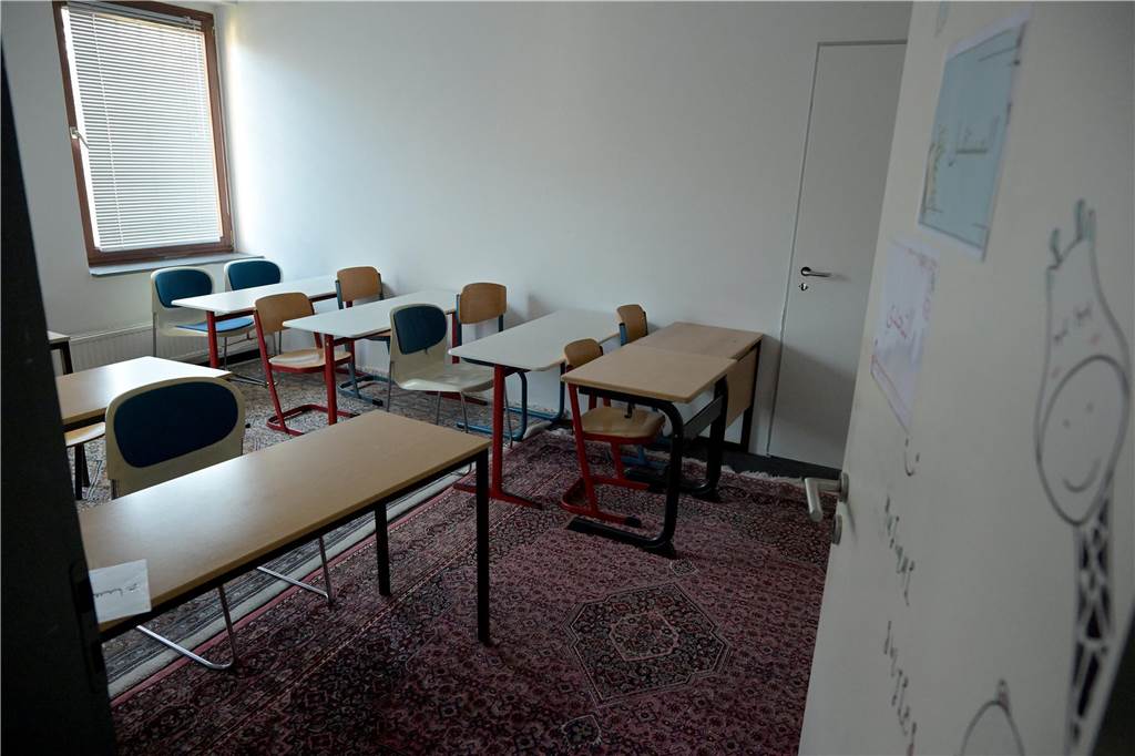 Dr. Kazkaz gründete neuen islamischen Kulturverein in Lünen Kinder aus Syrien lernen im neuen islamischen Kulturverein in Lünen ihre Muttersprache Arabisch.