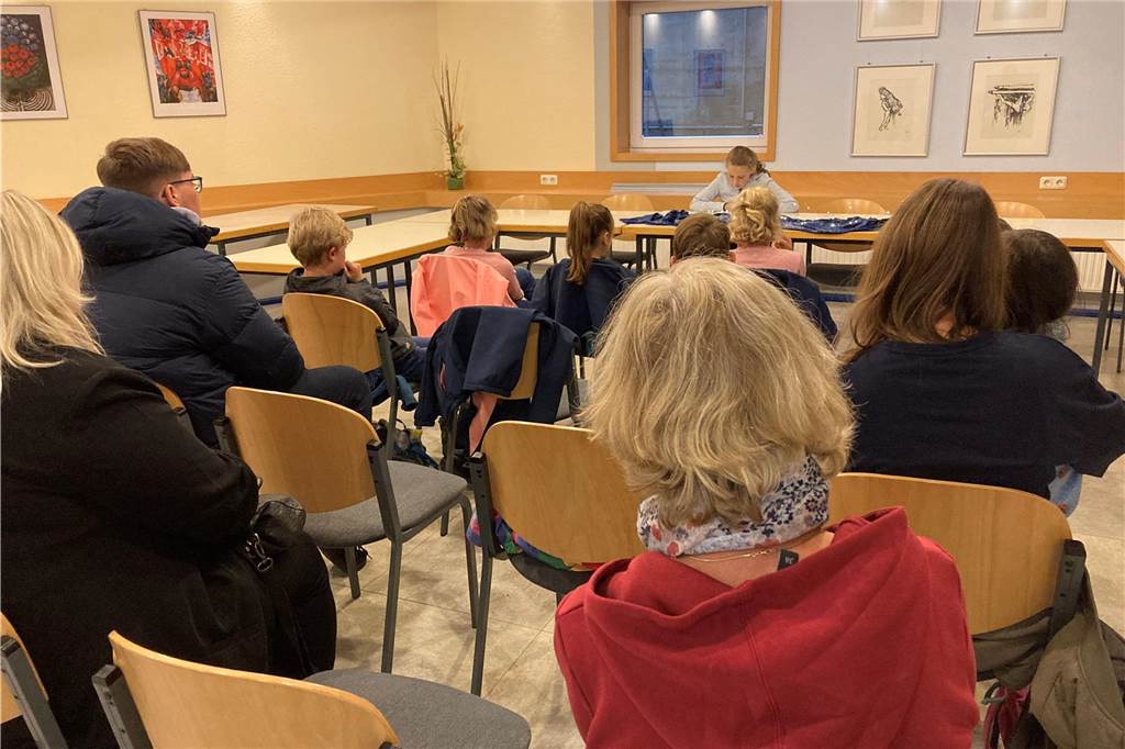 Großartige Zusammenarbeit in Grafenwald: Präventionswoche geglückt Kinder hatten die Gelegenheit ihre Leidenschaft für das Lesen und ihre Lieblingsbücher zu teilen.