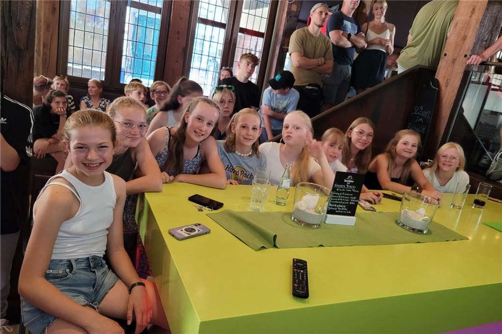 Riesige Euphoriewelle bei deutschem Basketball-Triumph: Werner Fans verfolgen WM-Finale Kinder und Jugendliche verfolgten die Partie wie auch Erwachsene.