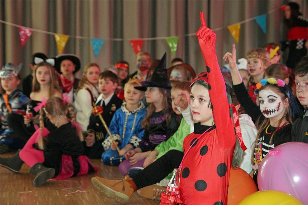 Zehn Jahre Jugendwerk Stadtlohn: Von Schüler VZ zu Whatsapp, von Auto zu Adventure-Van Kinderkarneval beim Jugendwerk im Jahr 2018
