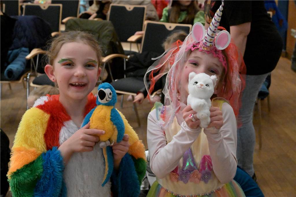 Kinderkarneval im Kolpingsaal in Werne: Hunderte Kinder feierten dort ein buntes Fest.