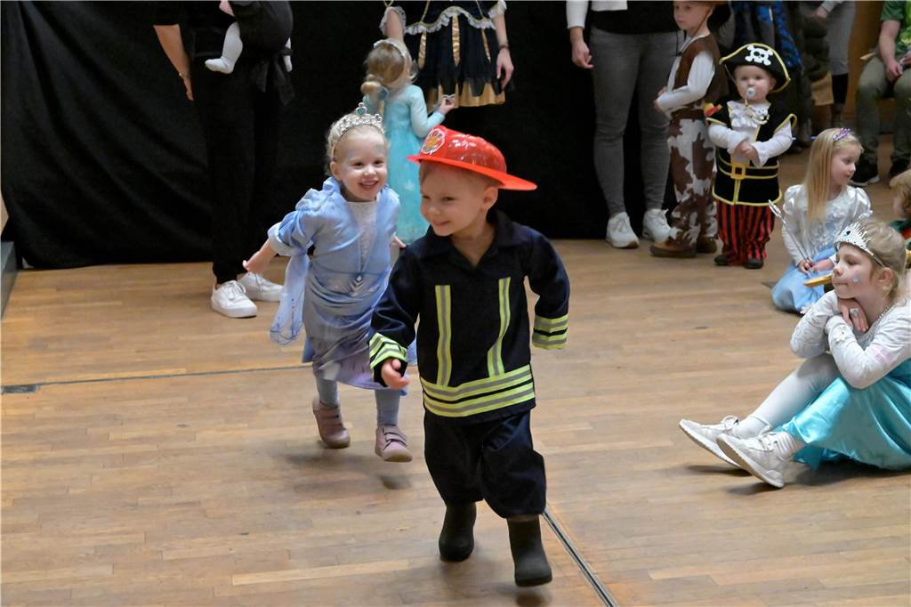 Kinderkarneval im Kolpingsaal in Werne: Hunderte Kinder feierten dort ein buntes Fest.