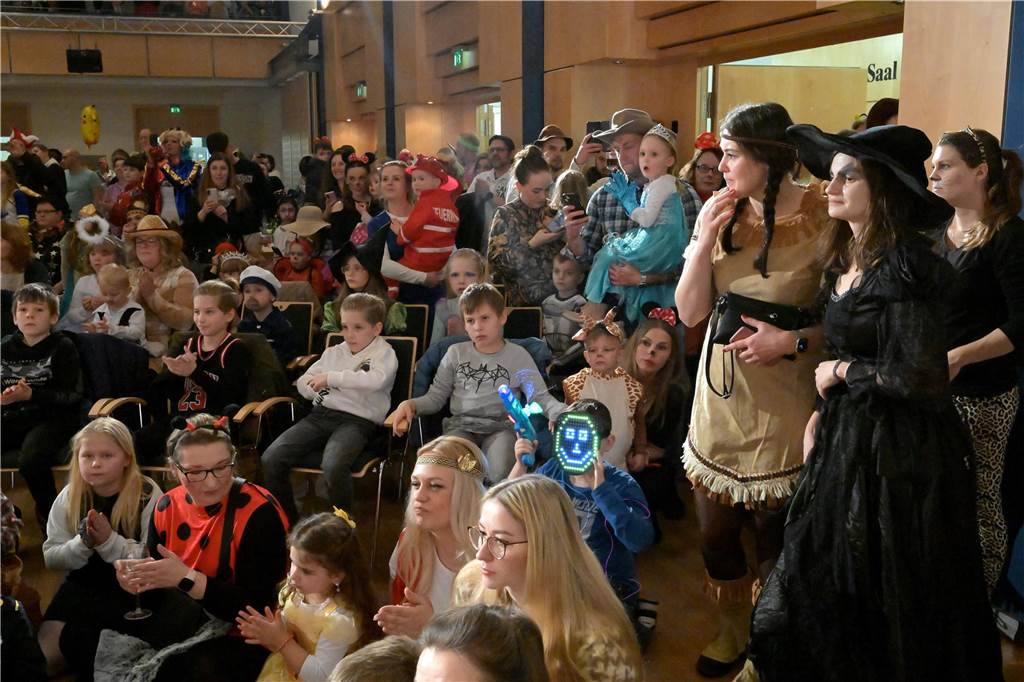 Kinderkarneval im Kolpingsaal in Werne: Hunderte Kinder feierten dort ein buntes Fest.