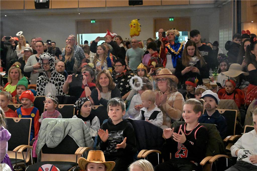 Kinderkarneval im Kolpingsaal in Werne: Hunderte Kinder feierten dort ein buntes Fest.
