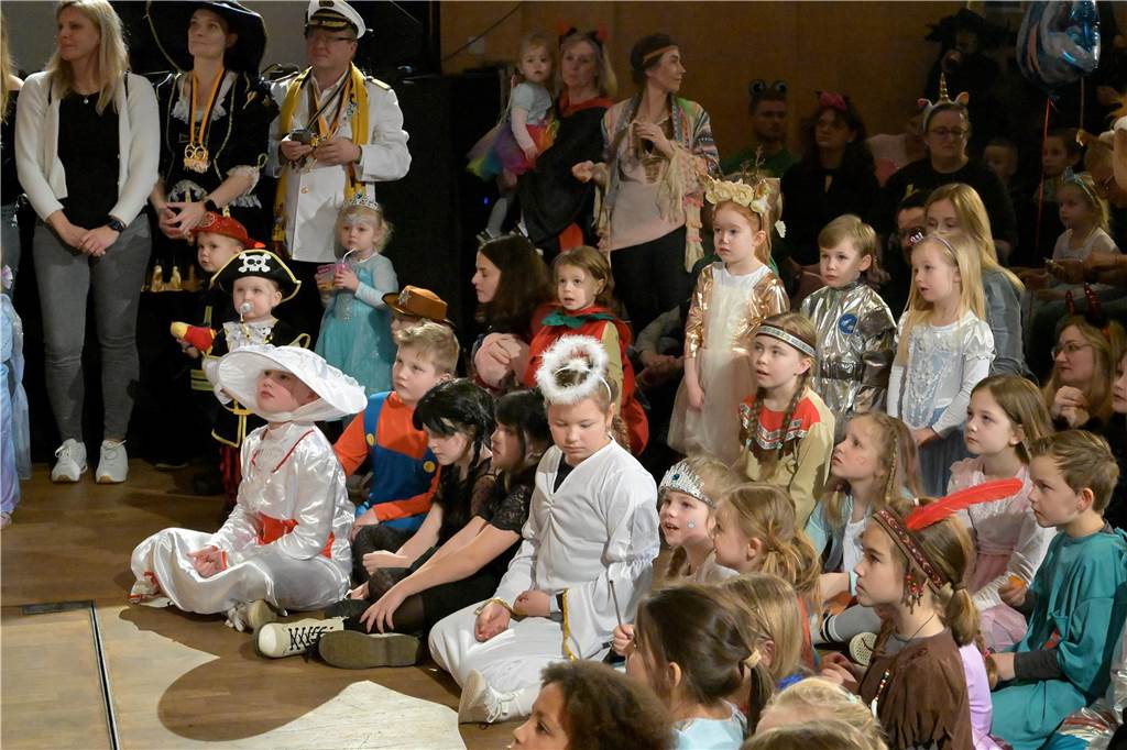 Kinderkarneval im Kolpingsaal in Werne: Hunderte Kinder feierten dort ein buntes Fest.