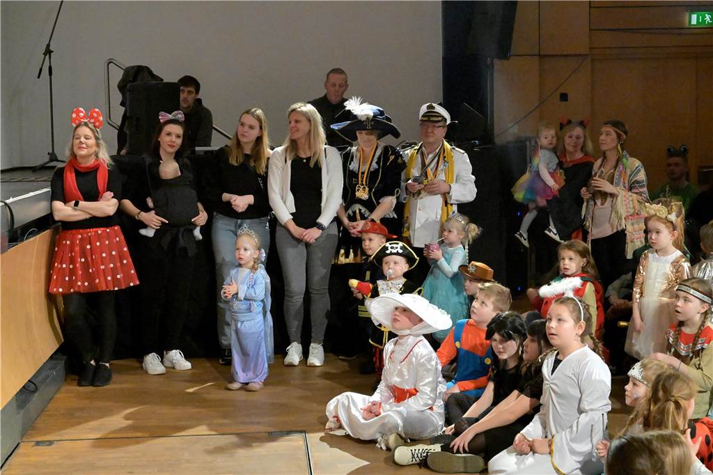 Kinderkarneval im Kolpingsaal in Werne: Hunderte Kinder feierten dort ein buntes Fest.