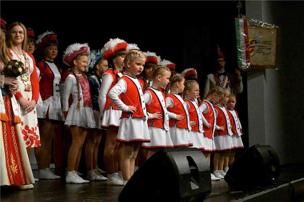 Kinderkarneval im Kolpingsaal in Werne: Hunderte Kinder feierten dort ein buntes Fest.