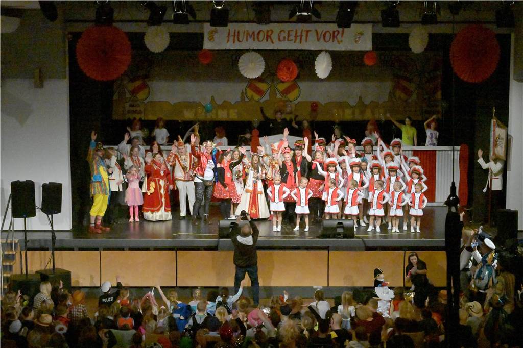 Kinderkarneval im Kolpingsaal in Werne: Hunderte Kinder feierten dort ein buntes Fest.