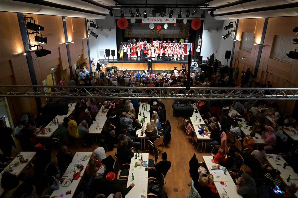 Kinderkarneval im Kolpingsaal in Werne: Hunderte Kinder feierten dort ein buntes Fest.