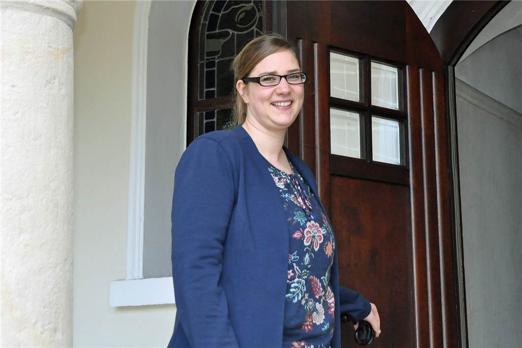 Sammler, Narren und kleine Techniker sind in Lünen unterwegs Kira Engel (33) wird am Sonntag in der Kirche in Lünen-Süd in ihr Amt eingeführt.