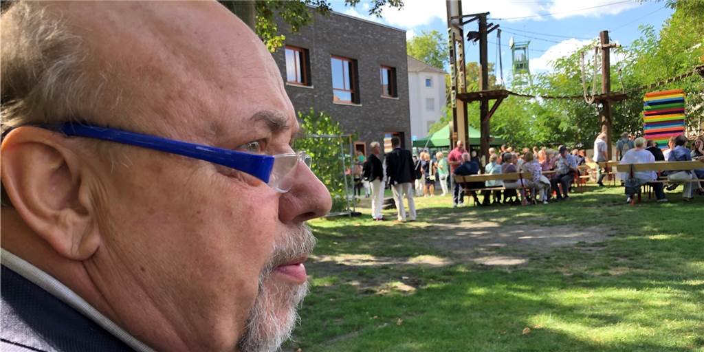 Neues Marcel-Callo-Haus in Castrop eingeweiht: „Jetzt ist erstmal schön“ Kirchenvorstand Meinolf Kopshoff freute sich über die Fertigstellung des Marcel-Callo-Hauses, das am Sonntag eingeweiht wurde.
