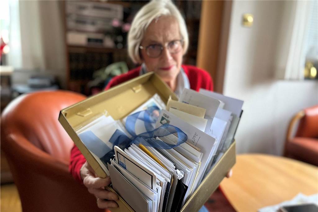 Hunderte bekundeten ihr Beileid zum Tod von Rainer Schulz Kirsten Schulz (70) ist überwältigt von der Anteilnahme nach dem Tod ihres Mannes. Mehr als 200 Beileidskarten gingen ein.