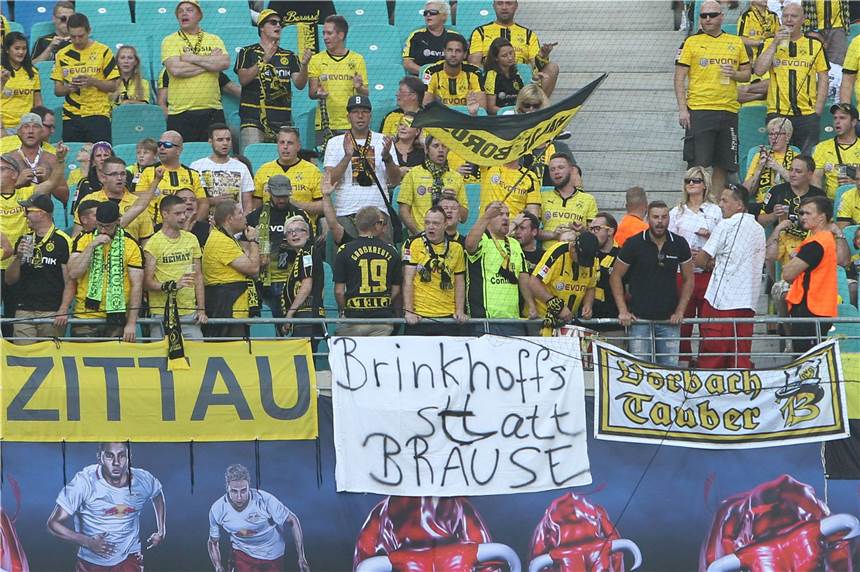 BVB-Premiere in Leipzig: Boykott und verbotene Dortmund-Trikots Klare Meinung der BVB-Fans in Leipzig.