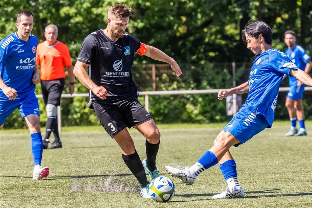 A-Liga-Aufstieger spielt direkt gegen Westfalia Dortmund: Trainer sieht darin einen Vorteil Klarer Aufstiegs-Favorit in der Kreisliga A1 Dortmund: Spielertrainer Maurice Temme und Westfalia Dortmund.