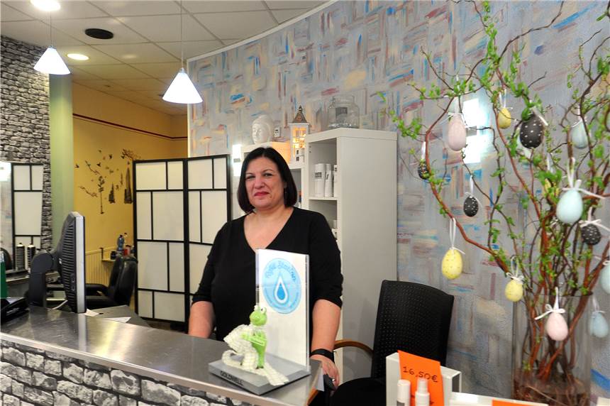 Der Friseursalon an der Ostenstraße heißt jetzt Klarissas FriseurTeam Klarissa Eickelmann gibt dem ehemaligen Friseursalon von Mike Elbrecht einen neuen Namen: "Klarissas FriseurTeam".