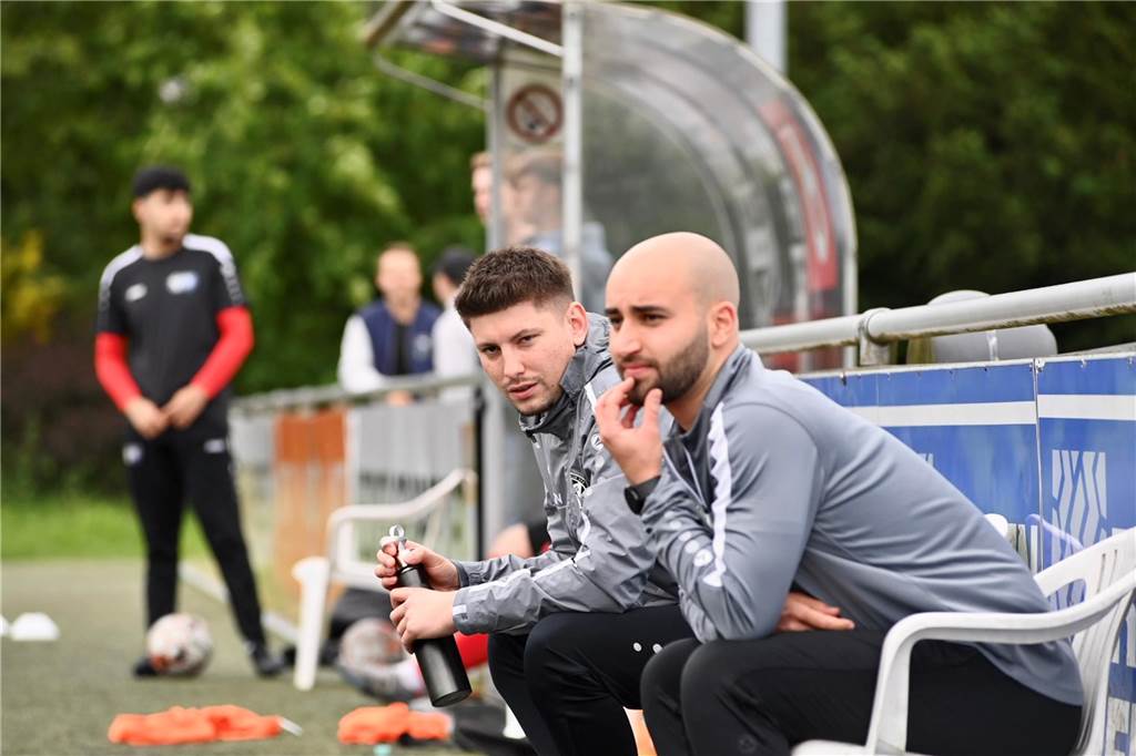 Klassenerhalt am letzten Spieltag: Erst hat die U19 des TuS Haltern am See mit 7:3 RW Ahlen geschlagen, dann musste sie warten. Als klar war, dass Sprockhövel verloren hat, war auch klar: Das Team bleibt Westfalenligist!