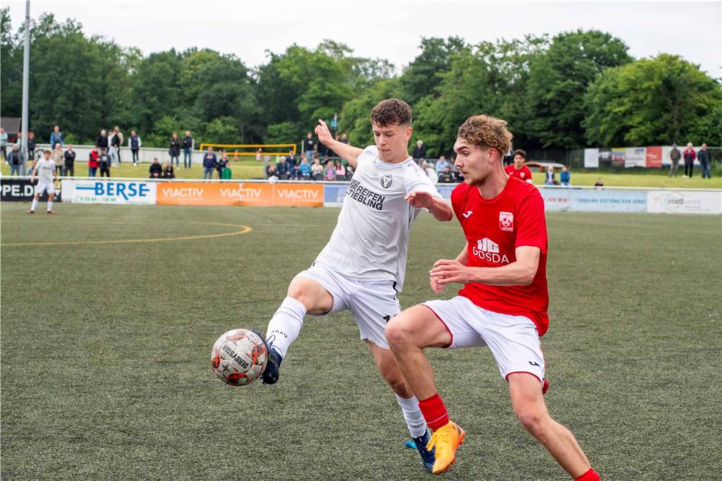 Klassenerhalt am letzten Spieltag: Erst hat die U19 des TuS Haltern am See mit 7:3 RW Ahlen geschlagen, dann musste sie warten. Als klar war, dass Sprockhövel verloren hat, war auch klar: Das Team bleibt Westfalenligist!