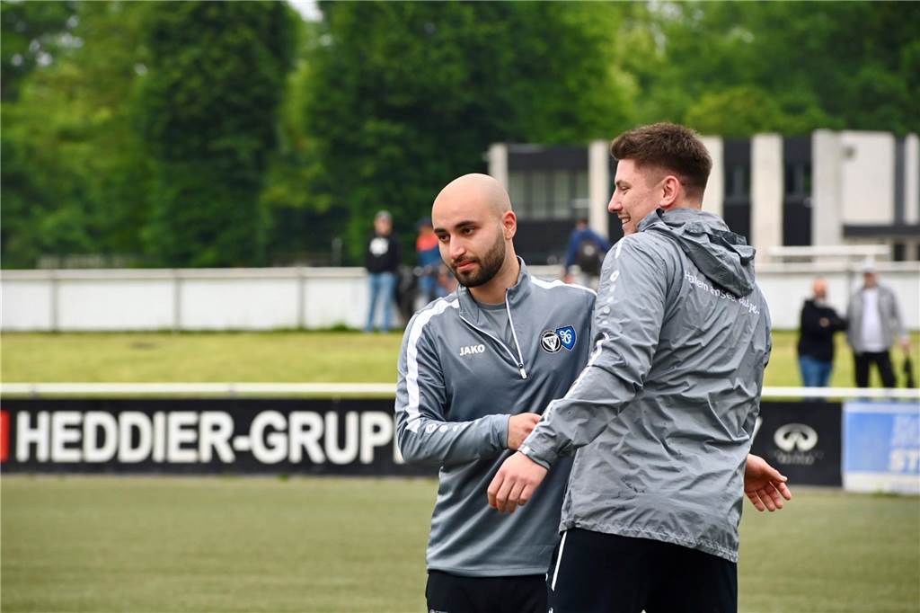 Klassenerhalt am letzten Spieltag: Erst hat die U19 des TuS Haltern am See mit 7:3 RW Ahlen geschlagen, dann musste sie warten. Als klar war, dass Sprockhövel verloren hat, war auch klar: Das Team bleibt Westfalenligist!