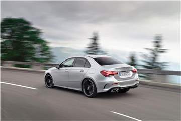 Klassischer Limousinenschnitt: In China gibt es die A-Klasse mit Stufenheck in einer Langversion bereits, künftig verkauft Mercedes eine verkürzte Variante in Europa. Foto: Daimler AG