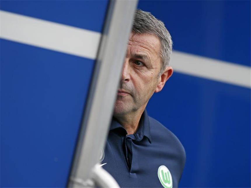 Sprüche zum 5. Spieltag Klaus Allofs läuft mit Wolfsburg den Ansprüchen hinterher. Foto: Ronald Wittek