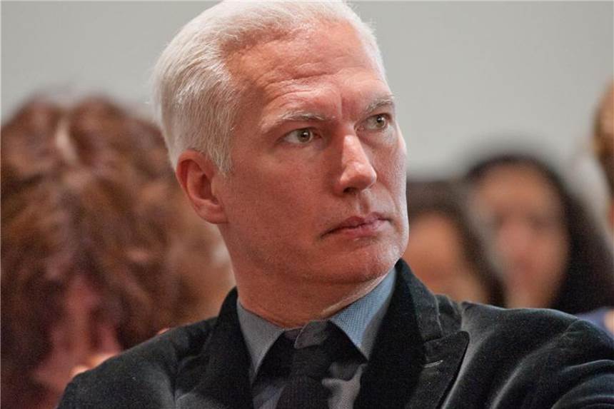 MoMA-Kurator Biesenbach geht nach Kalifornien Klaus Biesenbach bleibt in den USA, wechselt aber von der Ost- an die Westküste. Foto: Sebastian Kahnert