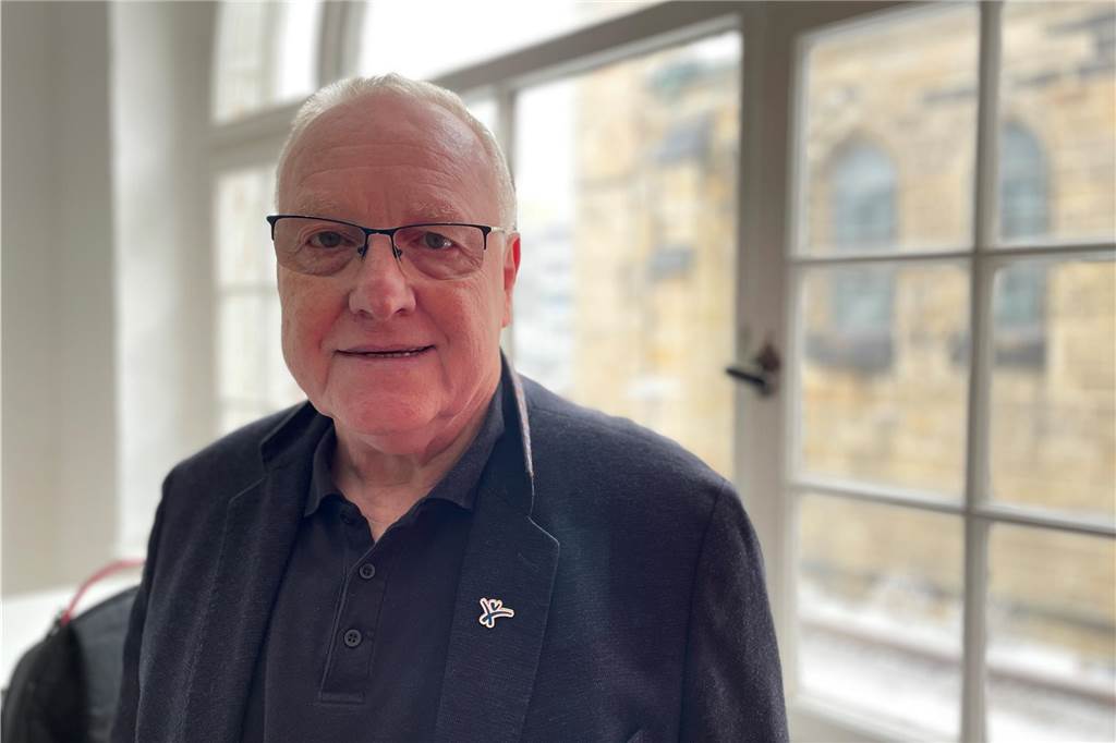 Sechs Jahrzehnte in Ehrenämtern: Was treibt Klaus-Dieter Wagner an? Klaus-Dieter Wagner hat den Verein Generationencafé e.V. gegründet. Das Bild zeigt ihn bei einem Besuch im Büro der Ruhr Nachrichten Castrop-Rauxel.