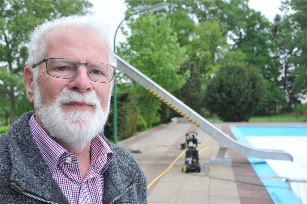Wiedereröffnungs-Plan erwischt Bäder in Dortmund völlig unvorbereitet Klaus Henter vom SV Derne hofft auf eine baldige Wiedereröffnung des vereinseigenen Freibads.