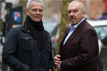 Klaus J. Behrendt und Dietmar Bär bei Dreharbeiten zur „Tatort“-Folge „Bausünden“. Foto: Henning Kaiser