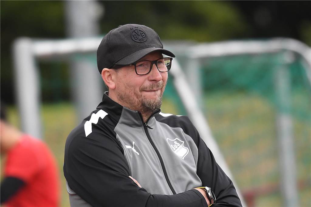 Merklinde beruft entscheidende „Mega-Krisensitzung“ ein: Spieler, Trainer und Vorstand beteiligt Klaus Magiera: „Das ist für die Mannschaft natürlich mehr als deprimierend“.