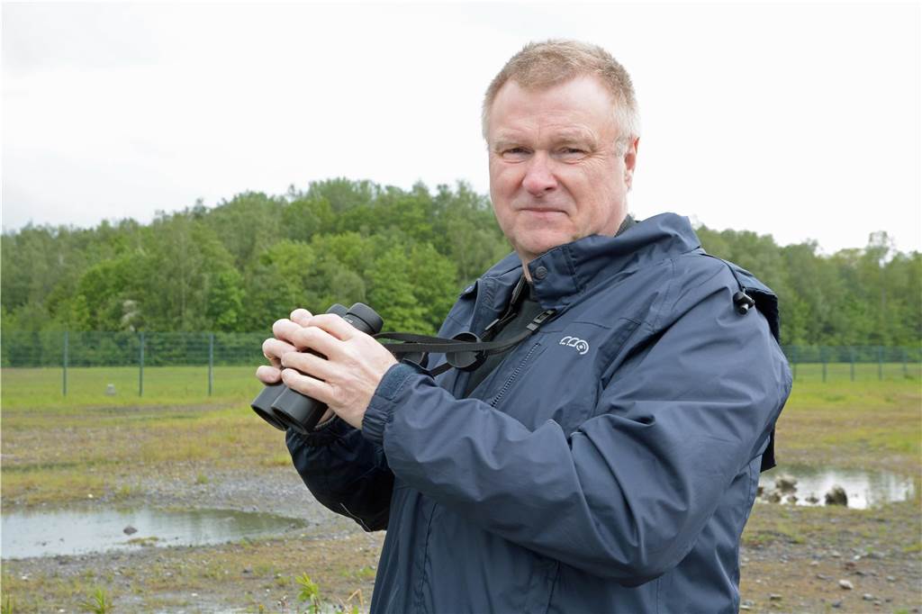 Kiebitz droht im Kreis Unna das Aussterben: Kiebitzzählung 2023: Vogel fehlt in 5 von 10 Städten Klaus Nowack hat am 1. April 2023 Kiebitze in Werne gezählt und ist alarmiert.