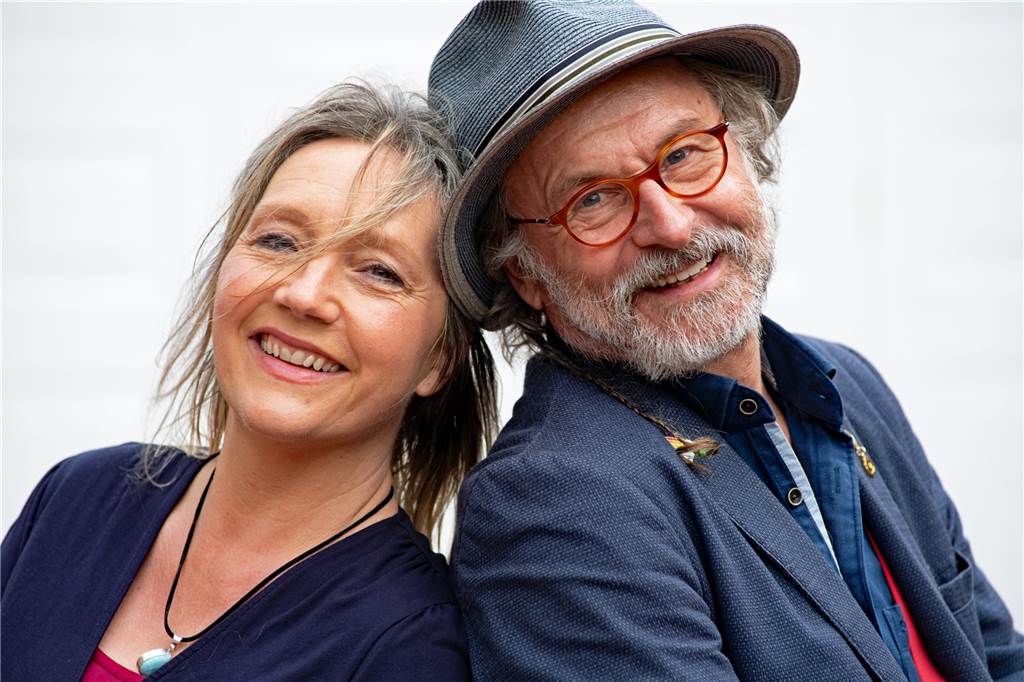 Star-Krimiautor Klaus-Peter Wolf: Wie finden Leser das zu ihnen passende Buch? Klaus-Peter Wolf zusammen mit seiner Frau Bettina Göschl.