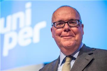 Klaus Schäfer, Vorstandsvorsitzender des Stromerzeugers Uniper, spricht auf der Hauptversammlung zu den Aktionären. Foto: Bernd Thissen