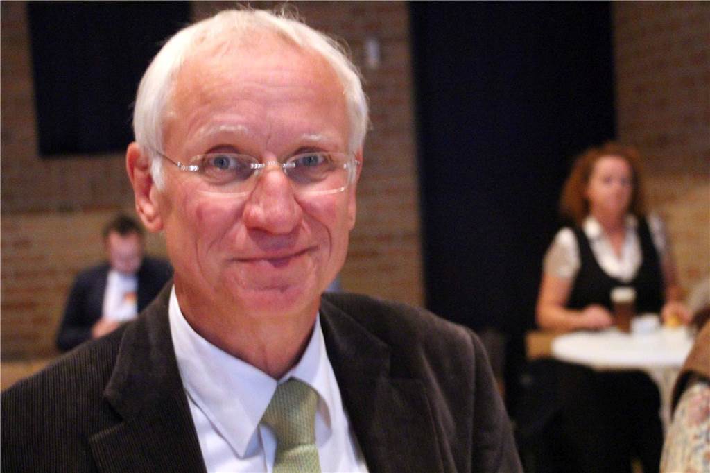 Kritik an Bürgermeister: „Murkserei“ und „fehlender Kompass“ Klaus Schmidtmann (FDP) sprach ein Highlight des an Krisen reichen zurückliegenden Jahres an: die Feierlichkeiten zum Doppeljubiläum „900 Jahre Barbarossa“ und „900 Jahre Stiftung Cappenberg“.