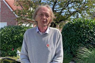 Klaus Stegemann (Die Linke) in seinem Garten in Dülmen. Er möchte in den Bundestag einziehen.