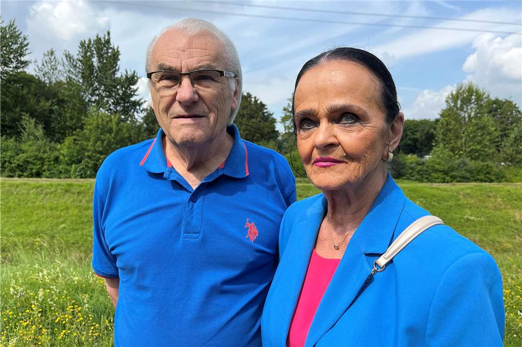 Keine Störchein Scharnhorst Klaus und Christel Motzek gehen regelmäßig am Scharnhorster Regenrückhaltebecken spazieren. Junge Störche haben sie dort noch nicht gesehen