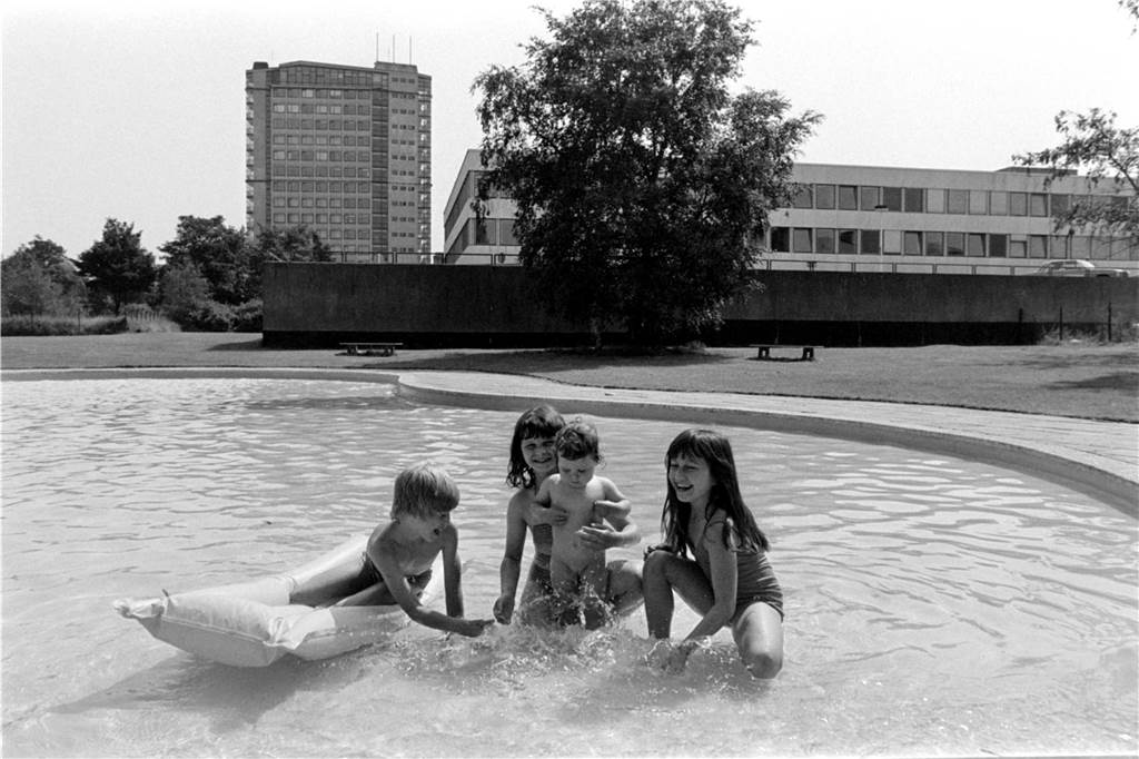 Klein, aber fein mitten in der Lüner Innenstadt - das Freibad Mitte war vor mehr als 40 Jahren im Sommer ein beliebter Ort für Klein und Groß.