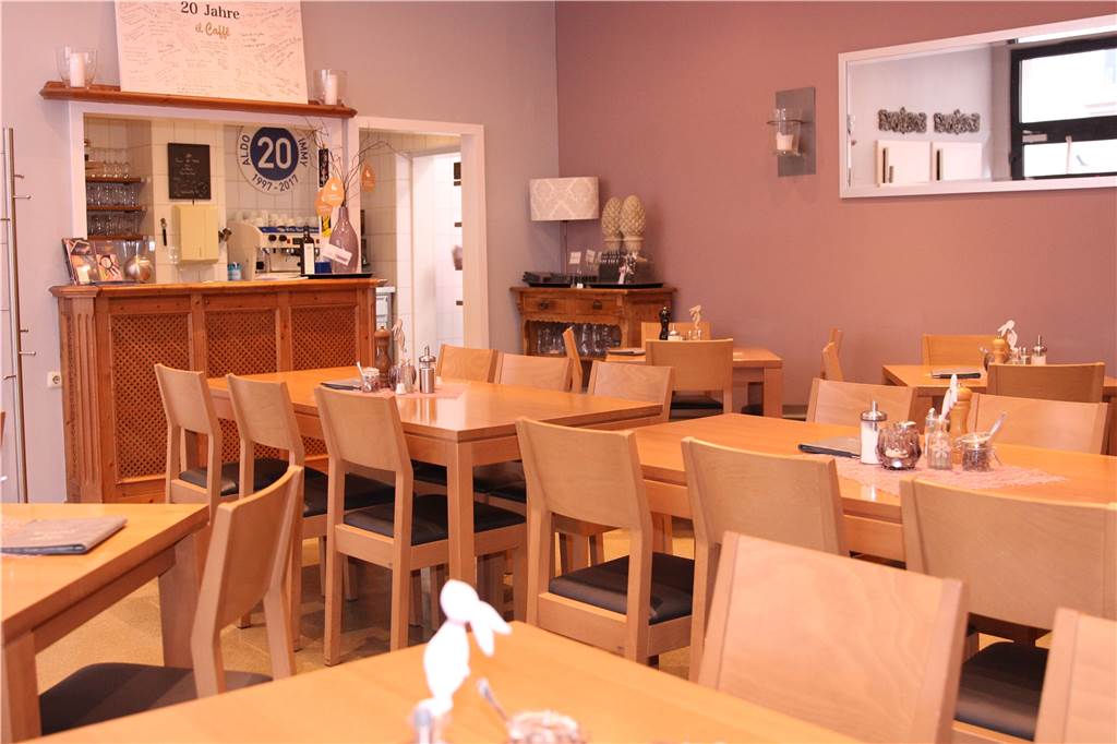 Im Il Caffé begrüßt der Chef seine Gäste selbst Klein und gemütlich ist der Gastraum des kleinen Il Caffé in der Castroper Altstadt.