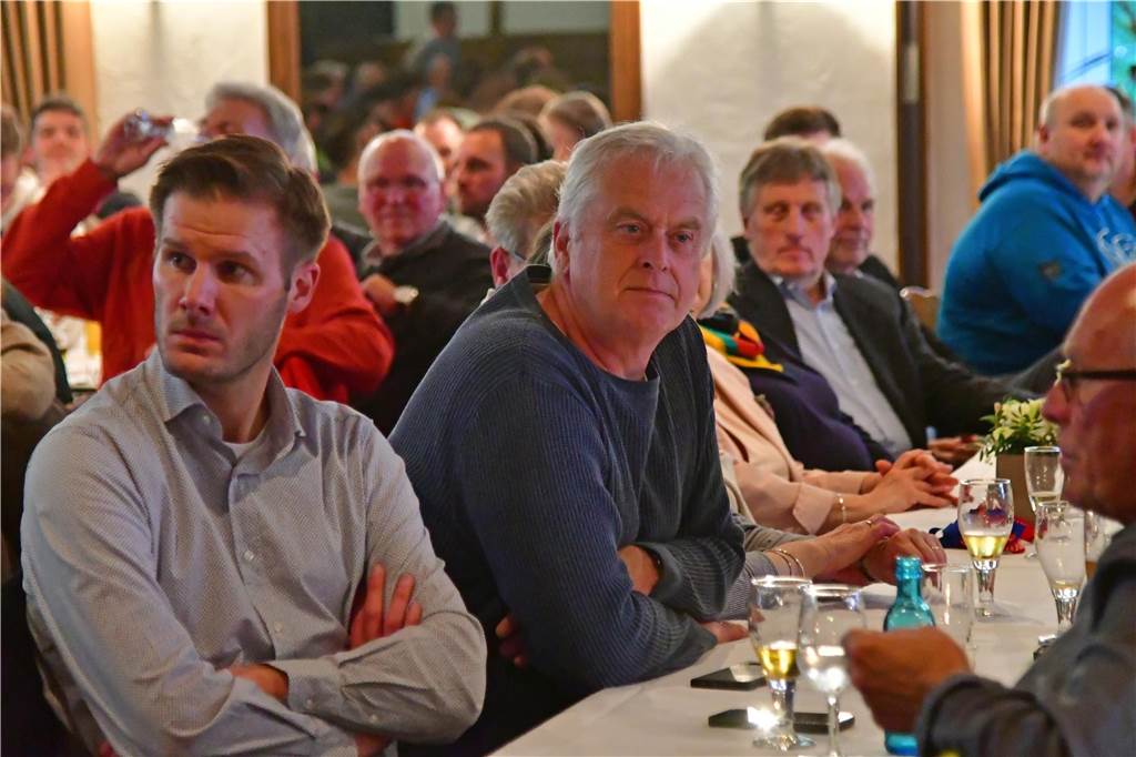 Knapp 150 Gäste kamen am Montagabend zu Simonsmeier, um Thomas Overmanns Abtritt als Fußballvorsitzender des Werner SC zu feiern. Nach 45 Jahren zieht er sich aus dem Ehrenamt zurück.