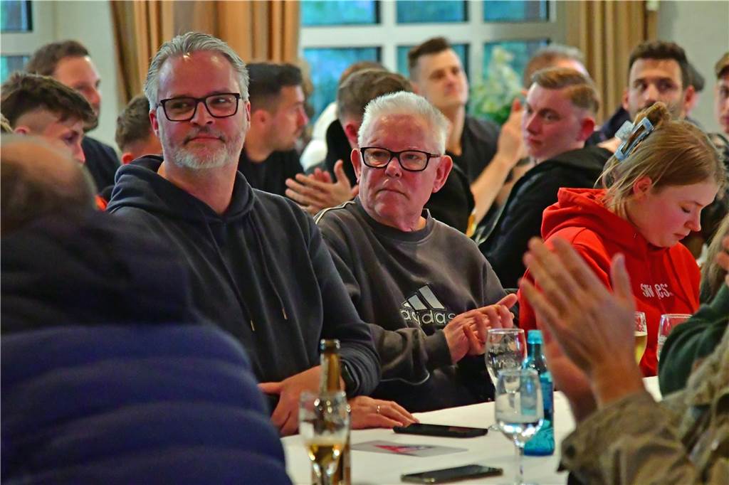 Knapp 150 Gäste kamen am Montagabend zu Simonsmeier, um Thomas Overmanns Abtritt als Fußballvorsitzender des Werner SC zu feiern. Nach 45 Jahren zieht er sich aus dem Ehrenamt zurück.
