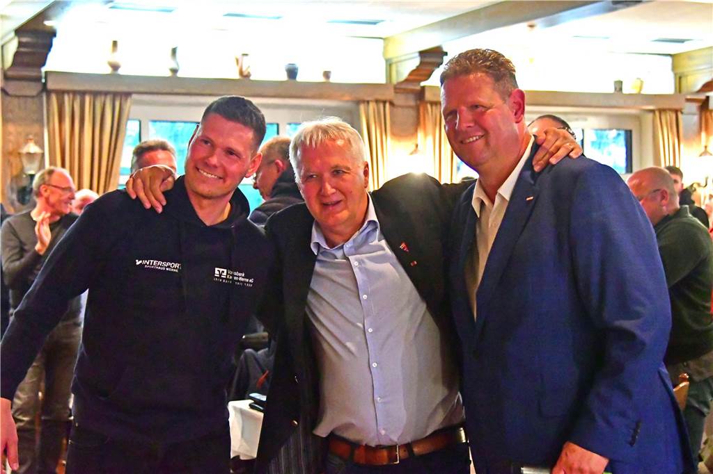 Knapp 150 Gäste kamen am Montagabend zu Simonsmeier, um Thomas Overmanns Abtritt als Fußballvorsitzender des Werner SC zu feiern. Nach 45 Jahren zieht er sich aus dem Ehrenamt zurück.