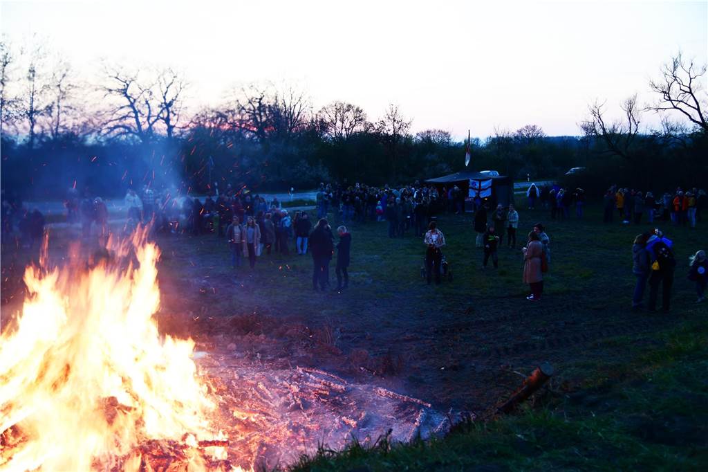 Knapp 200 Gäste besuchten das diesjährige Osterfeuer der Pfadfinder in Nordkirchen.