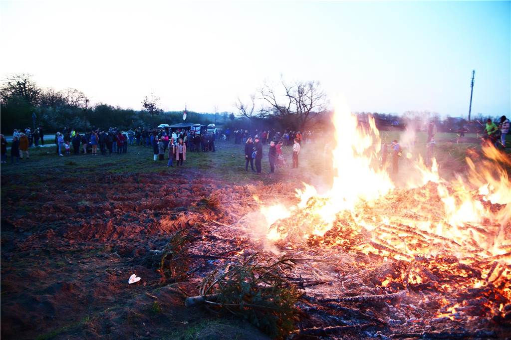 Knapp 200 Gäste besuchten das diesjährige Osterfeuer der Pfadfinder in Nordkirchen.