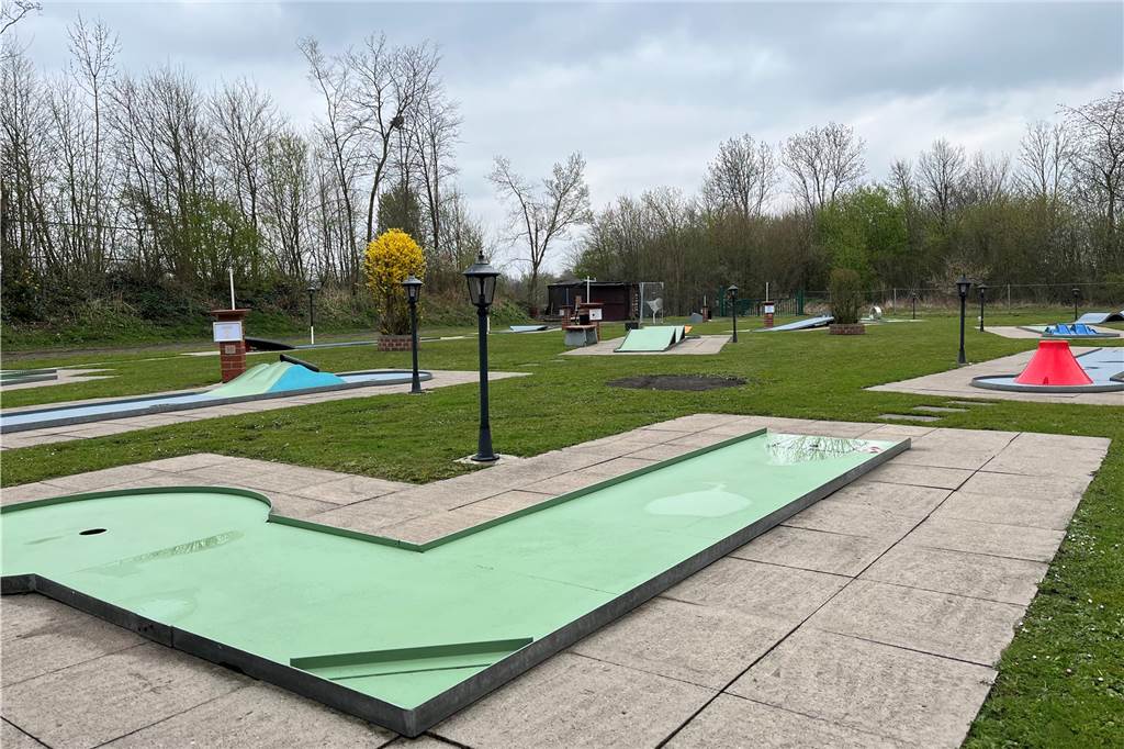 Inhaberin bangt um die Zukunft der Minigolf-Anlage in Nordkirchen Knapp fünf Monate blieb die Minigolf-Anlage in Nordkirchen geschlossen. Am letzten März-Wochenende öffnete die langjährige Institution wieder für die Gäste.