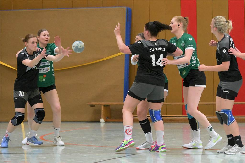 Knapp mit 36:37 verloren die Handballeinnen des VfL Brambauer gegen Riemke II.